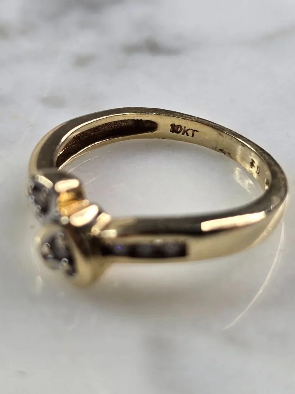 Womens Vintage Estate 10K Gold Diamond Heart Ring 2.3g E5746
